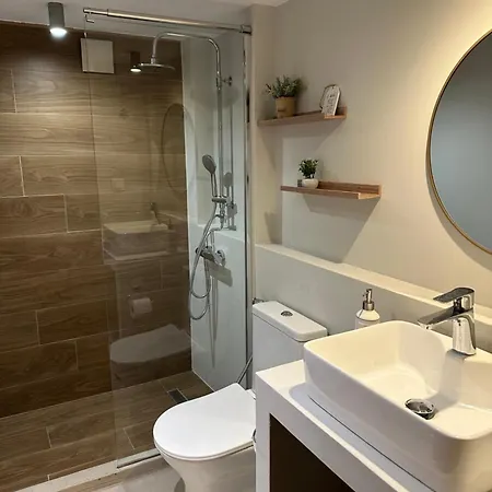 Aristotelous Square N.4 *