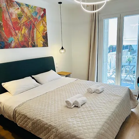 Aristotelous Square N.4