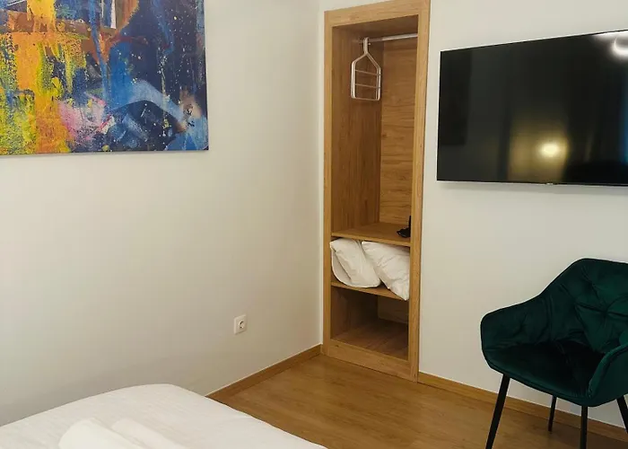 Aristotelous Square N.4 *