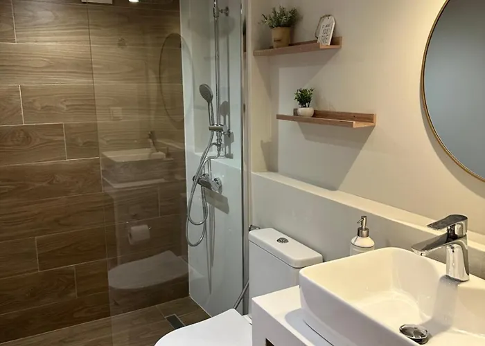 Aristotelous Square N.4 *